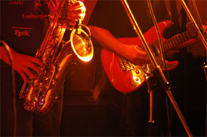 Uli's Saxophon und Chiro's Gitarre